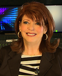 LynnBarringtonPic (4x4SQUARED).png