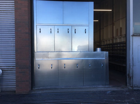 Four bag dust unit for wood dust control