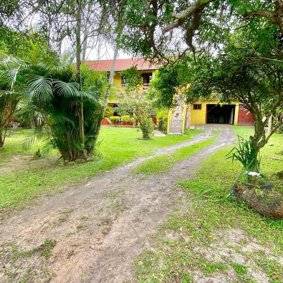 Miniatura: 3 CASAS em Imóvel de esquina 450m2 localizado no Camacho, Jaguaruna S/C