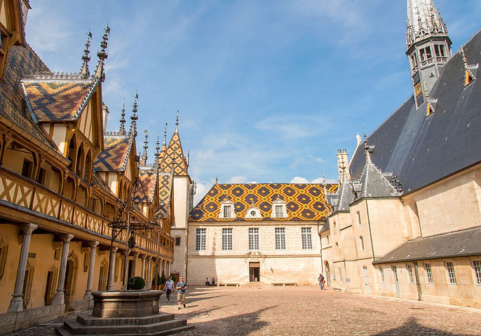 Hospices cour.jpeg