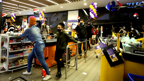 Protestos contra o racismo tomam o país após assassinato no Carrefour