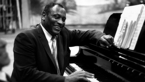 "Paul Robeson: um exemplo de censura à música revolucionária, que se estende até hoje"