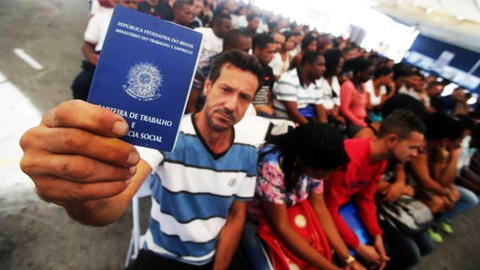 O que revelam as manchetes sobre o emprego?