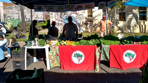 Feira da Reforma Agrária é realizada em Assis (SP)