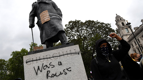"Churchill, um ídolo sanguinário, reacionário e com pés de barro"