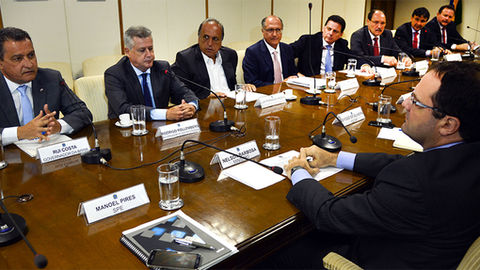 Benayon: "Mais golpes do sistema da dívida"