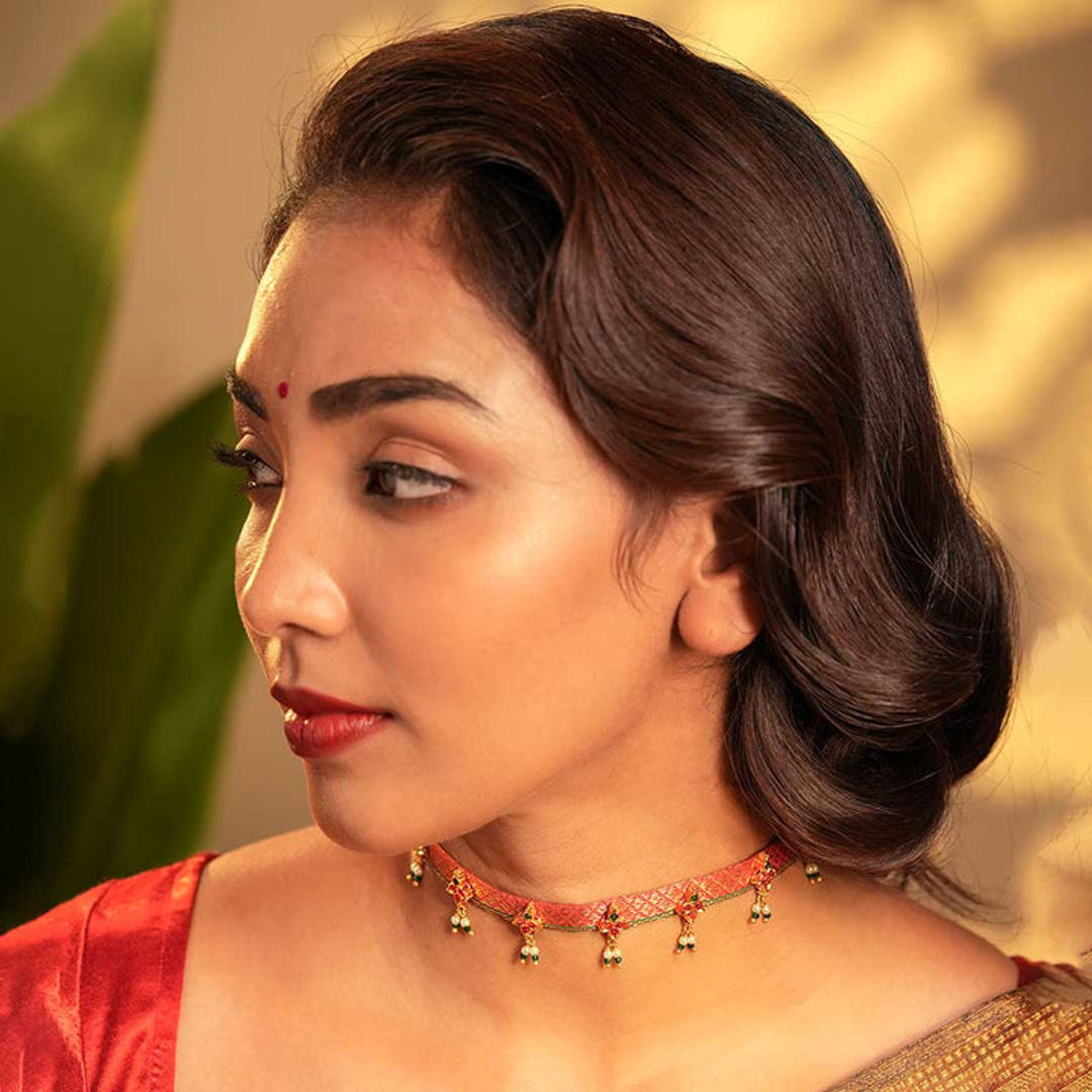 Bold and Beautiful Fabric Choker Set - SK1085