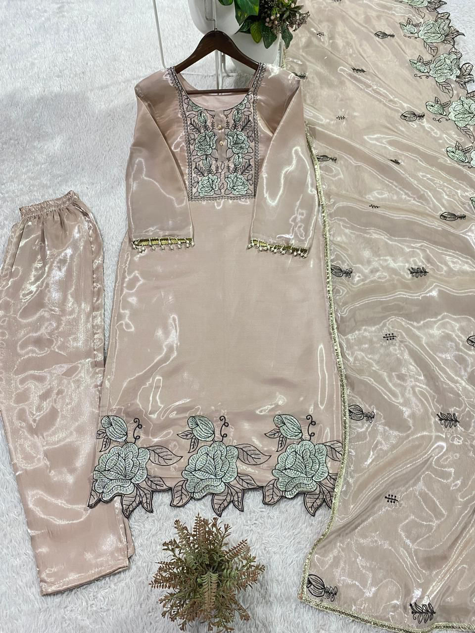 SHEESHA SILK/JIMMY CHOO OUTFIT 