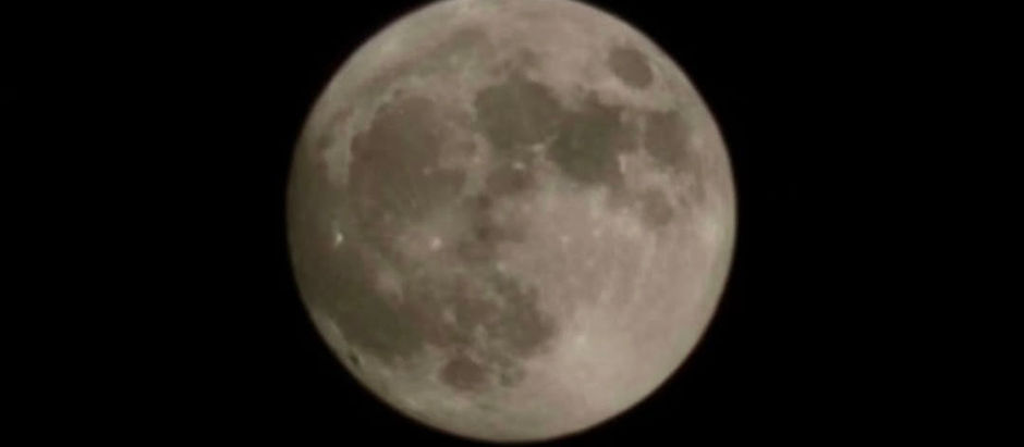 2026: FULL AND NEW MOONS