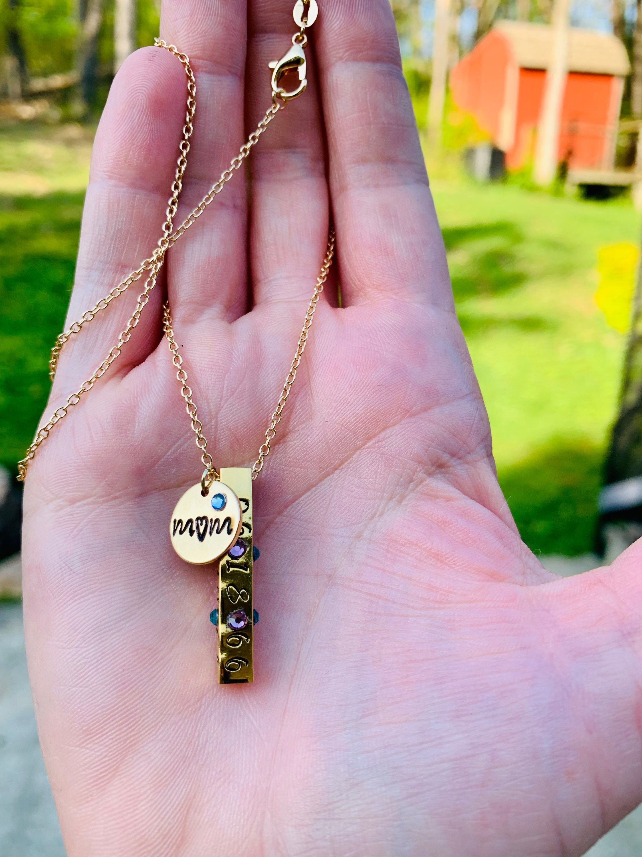 Mom necklace (gold plated)