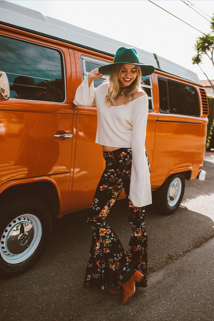 Миниатюра: Sunset Black Floral Bells