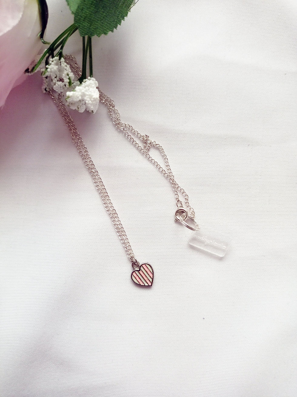 Miniatura: Candy Striped Heart Necklace, Playing Cards inspired Queen of Hearts | by lovedb