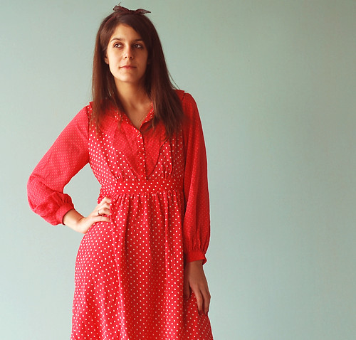 Rotes Polka-Punkt-Kleid