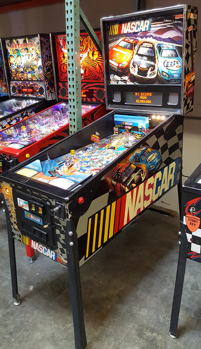 Nascar Pinball Machine 03.jpg