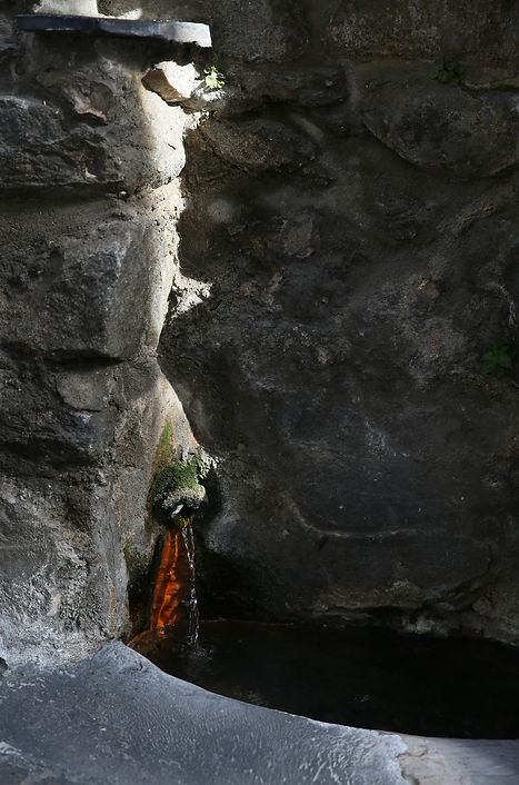 Ax-les-thermes: Fontaine du Coustou