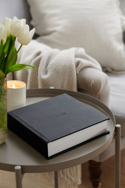 Henley-Albums-stock-images_102