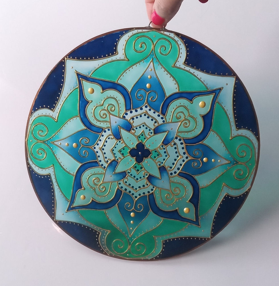 Egyedi mandala fényfogó