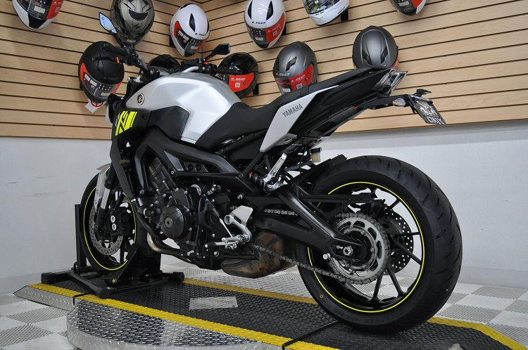 Thumbnail: 2017 YAMAHA FZ-09