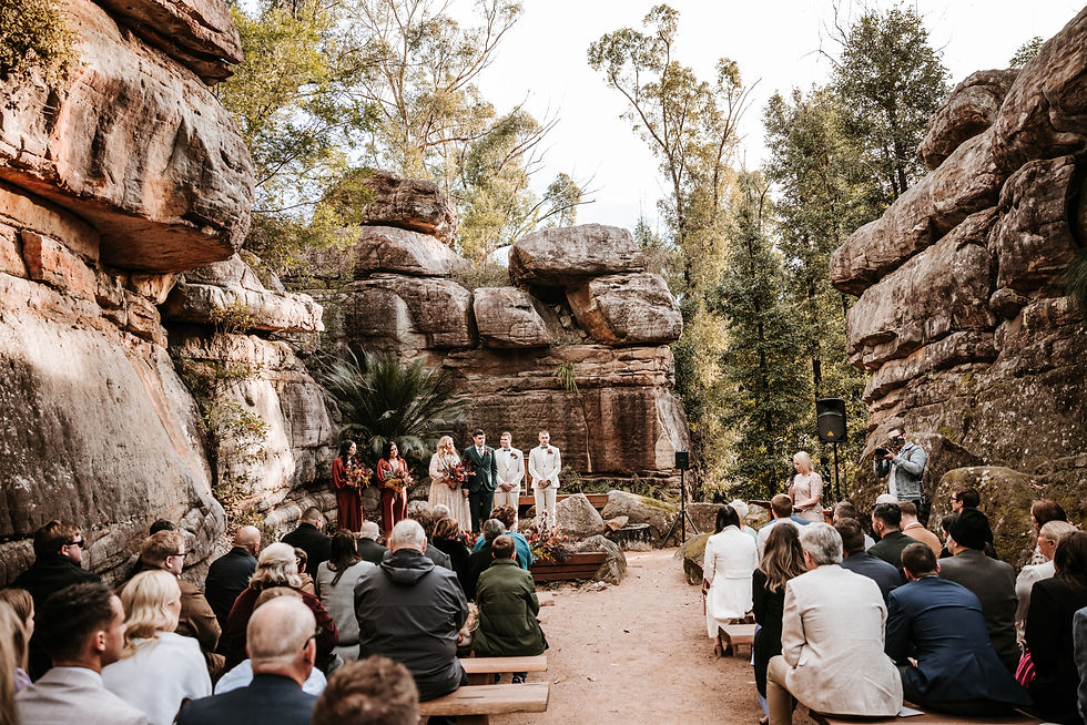 The iconic Rock Cathedral sets the scene for the perfect outdoor wedding.