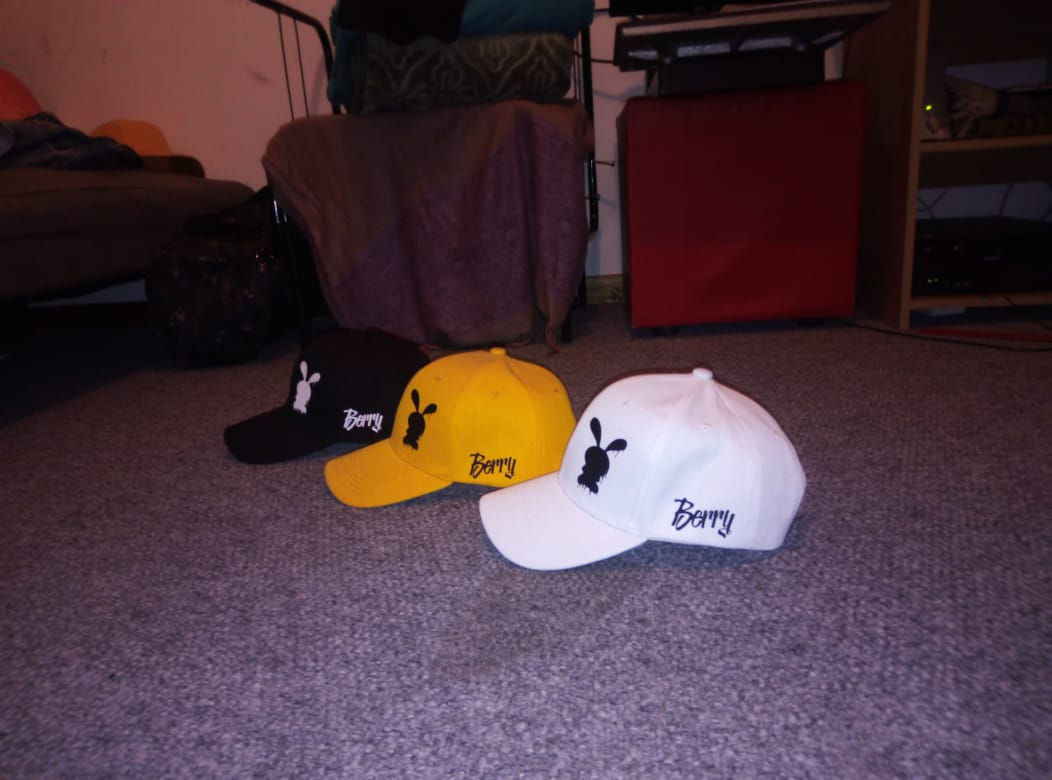 Caps