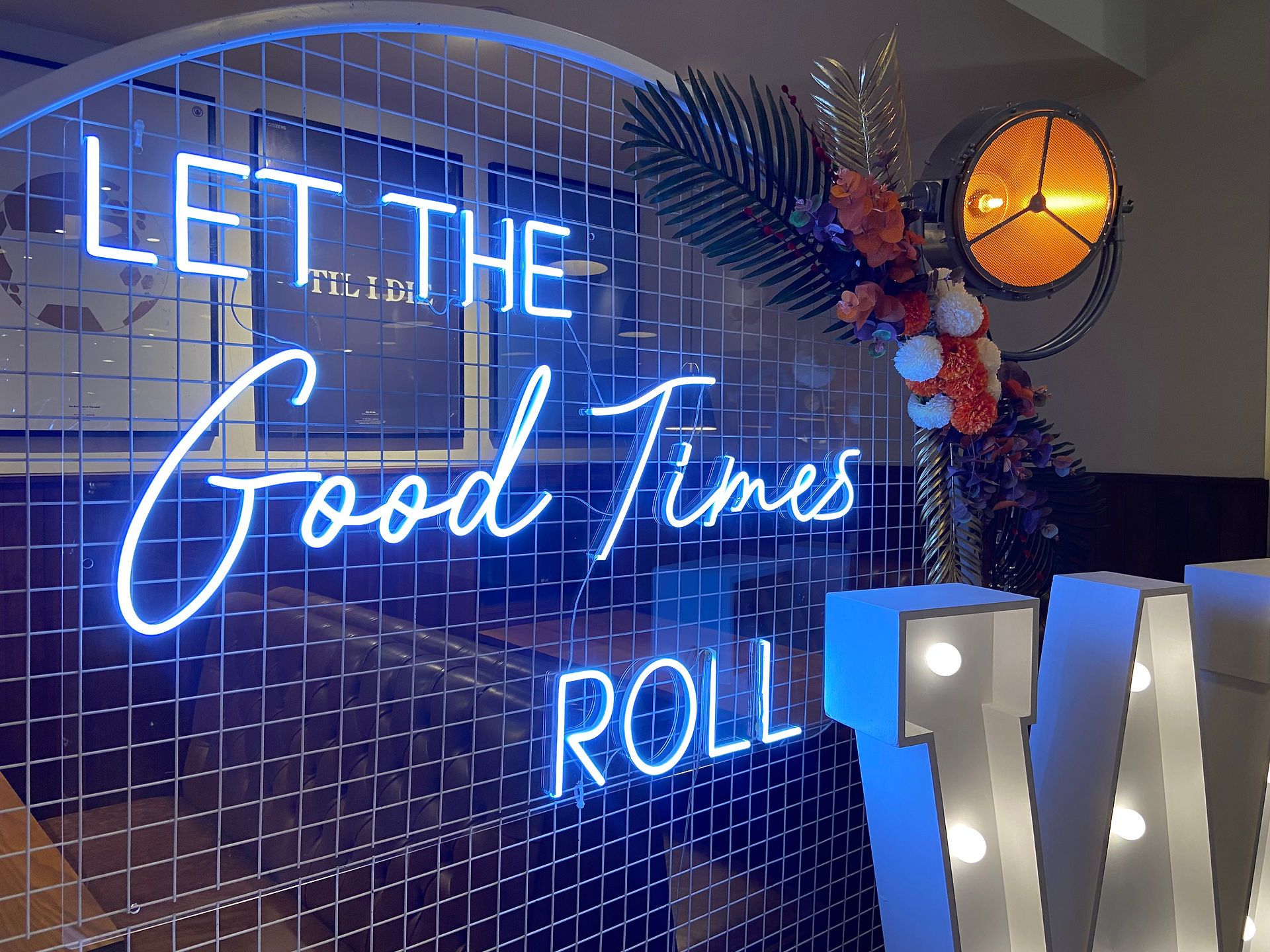 neon sign for weddings