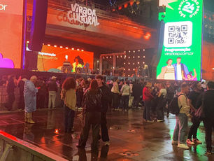 Abertura da Virada Cultural 2026 reúne milhares de pessoas no Vale do Anhangabaú 