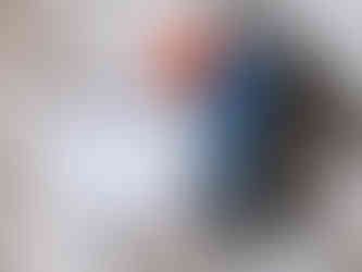 revisando planos de vivienda