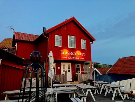 bo-på-käringö-lotshotellet-entre.jpg