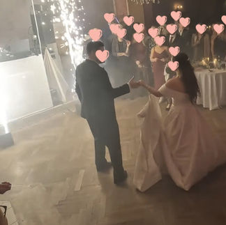 Hochzeit im Bootshaus Oberhausen - Foto - Brautpaar tanzt Hochzeitstanz 2