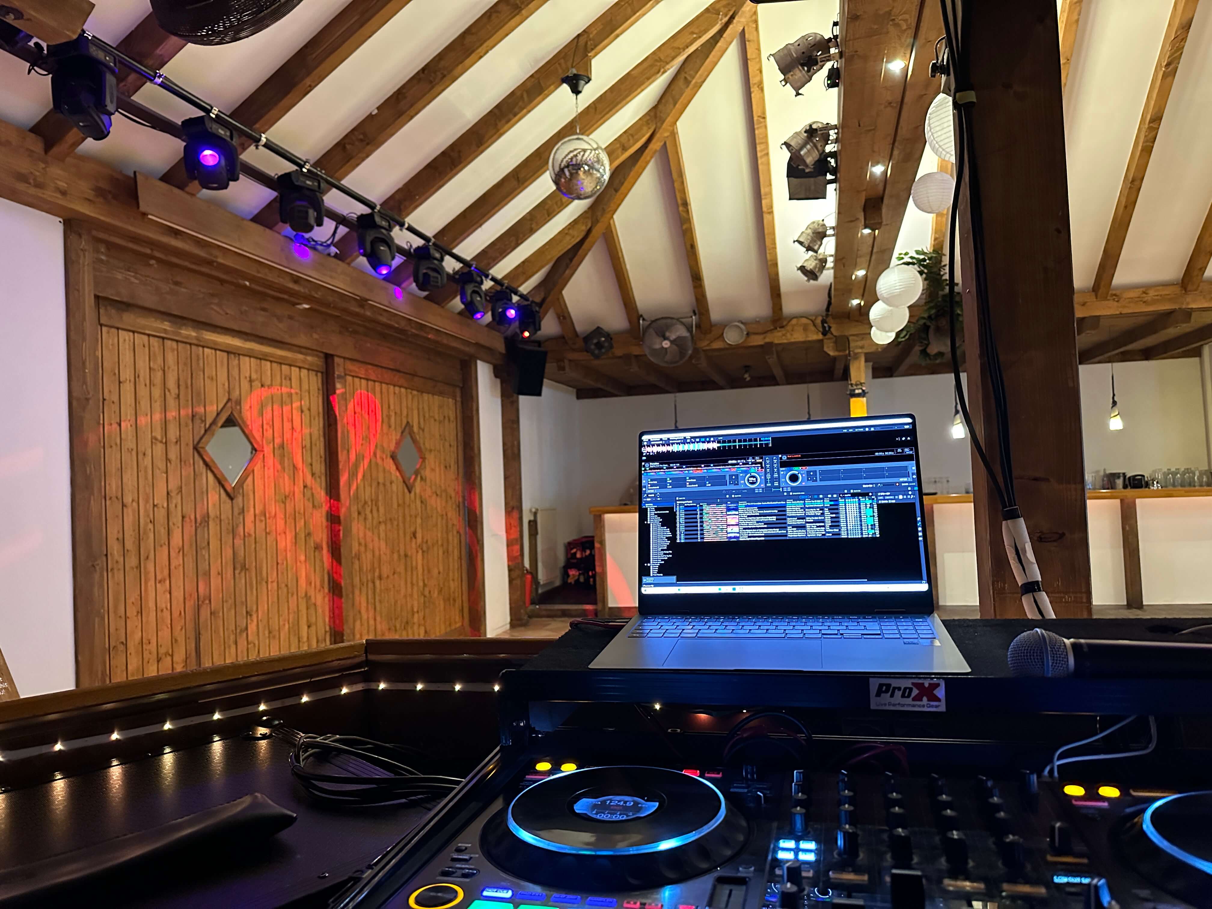 Hotel Burbaum in Waltrop - Hochzeit Dorftenne - DJ Platz