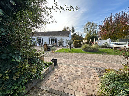 Freya by Nöthel - Hochzeitslocation in Duisburg - Hochzeit - Innenhof 2 - DJ Alex Finger.j