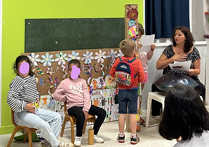 Séance de sonothérapie avec des enfants