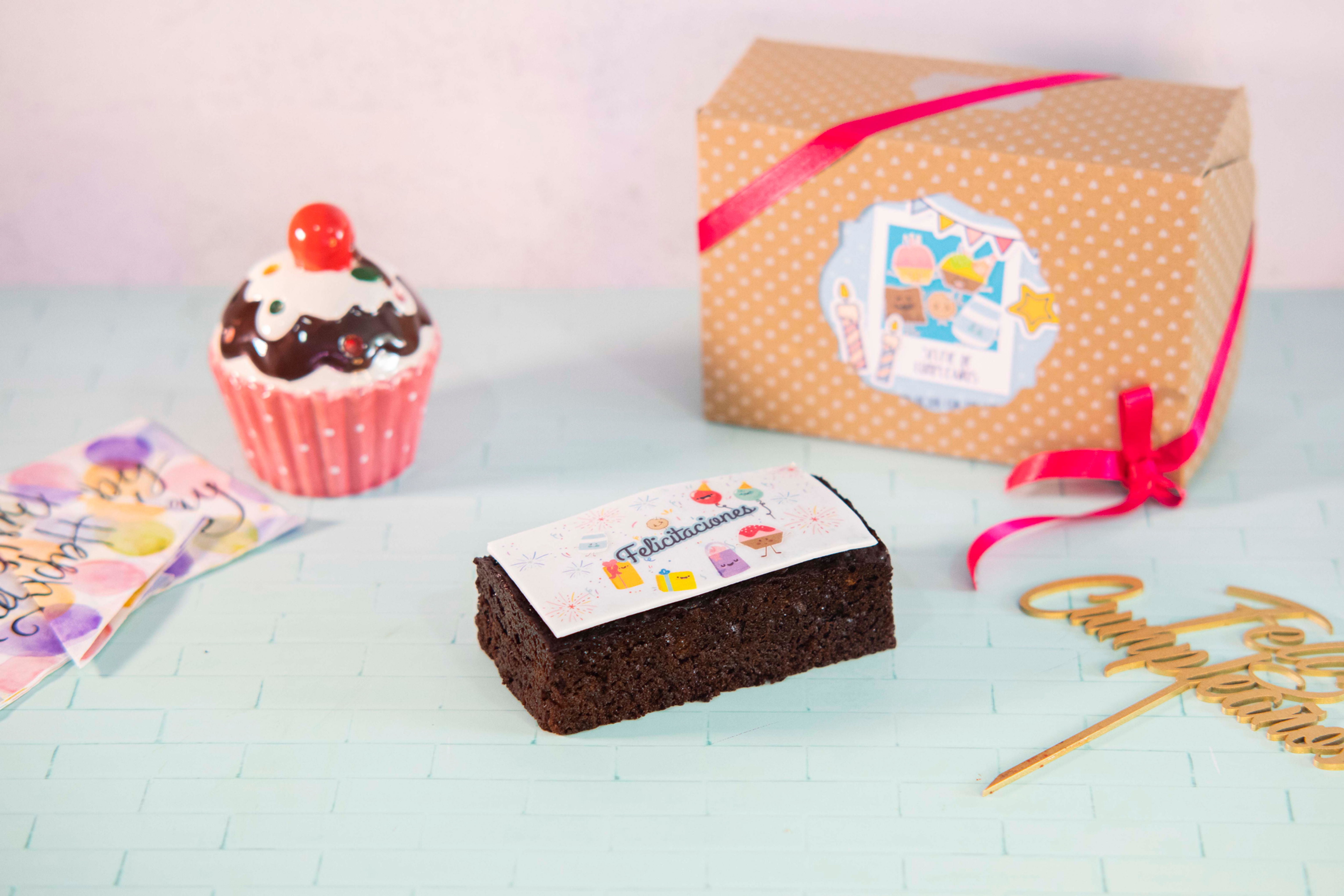 Torta Con Diseño en Papel Comestible