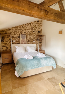 Chambre double lumineuse du cottage a Bressuire