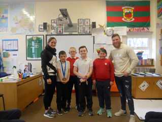 Boxer Ray Moylette Visits Lecanvey NS