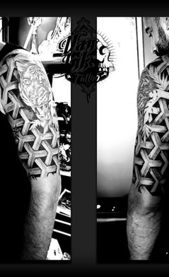 dot tattoo, géométrie tattoo, black tattoo