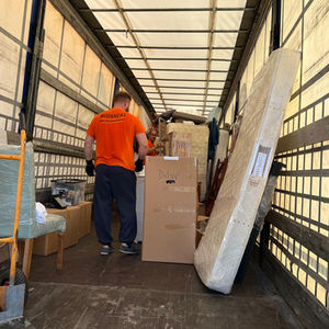 Logística de Mudança Completa e Transporte de Grandes Volumes