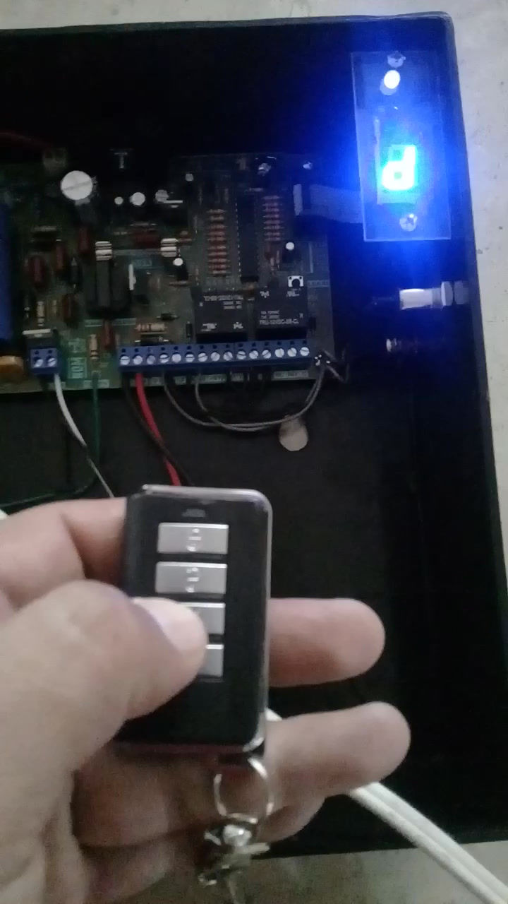 Miniatura: ELECTRIFICADOR PARA CERCAS ELECTRICAS RCP1600DRX1P
