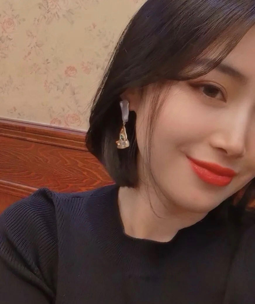 (윤지)