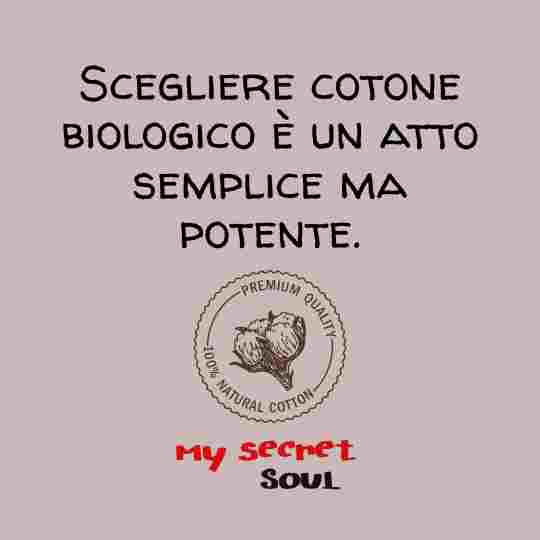 Perché scegliere una t-shirt in cotone biologico: benefici e verità nascoste