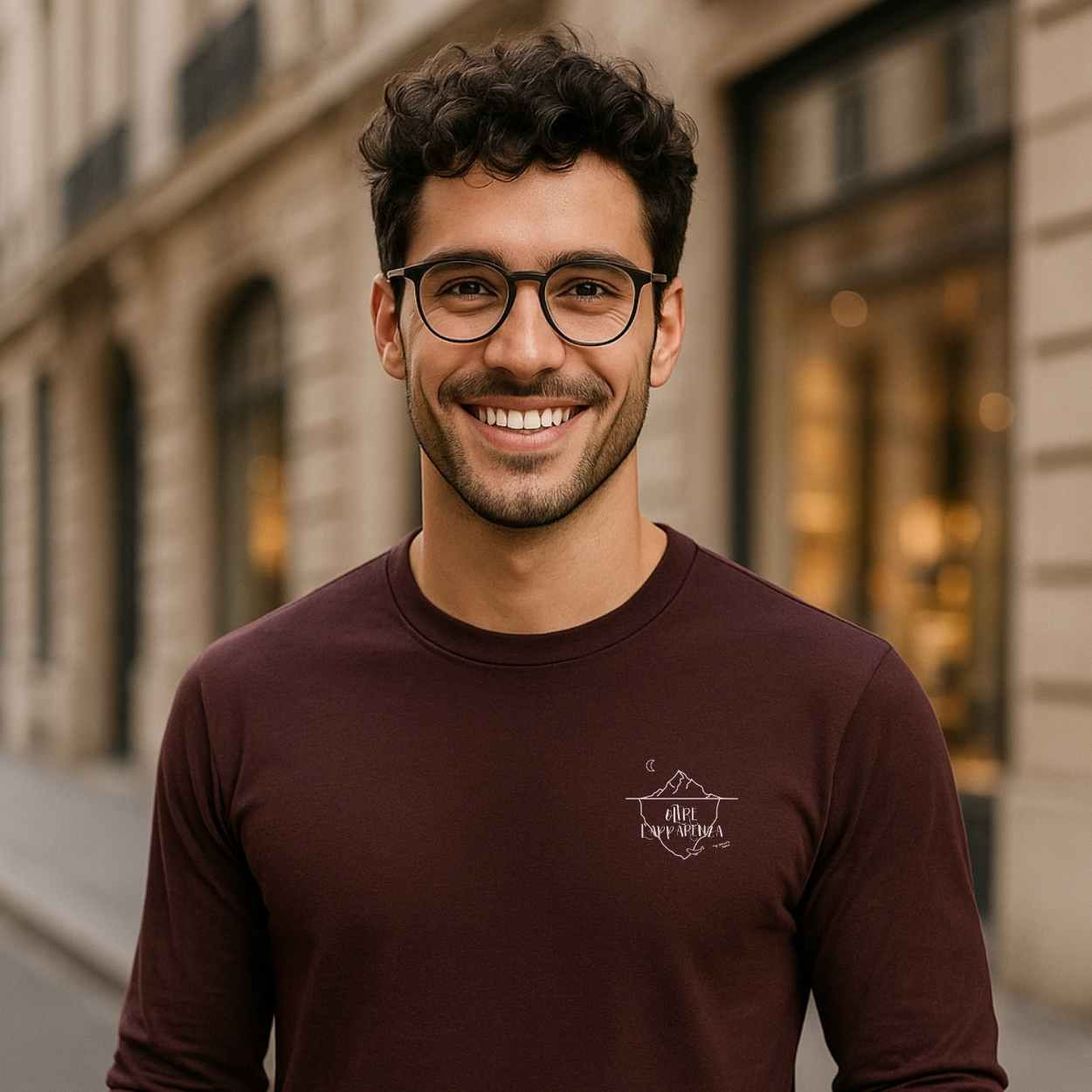 T-shirt biologica - "Oltre l'apparenza" significa portare con se un messaggio di profondità e consapevolezza.
