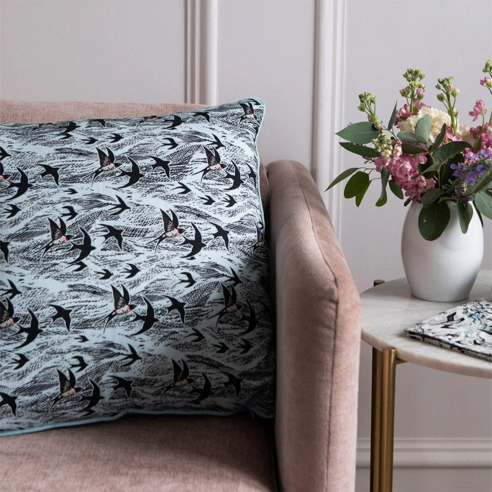 כרית נוי - סנונית וים