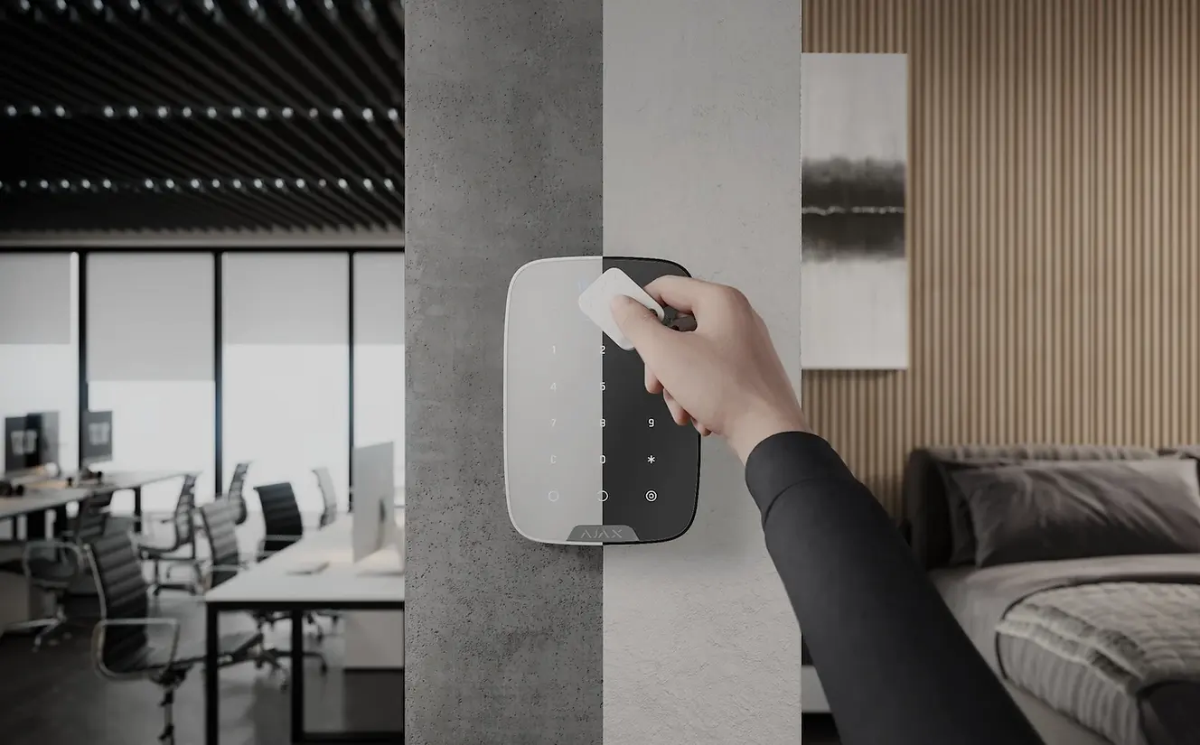 Anliker_Alarm_Ajax-System_Tag Split_edited.webp