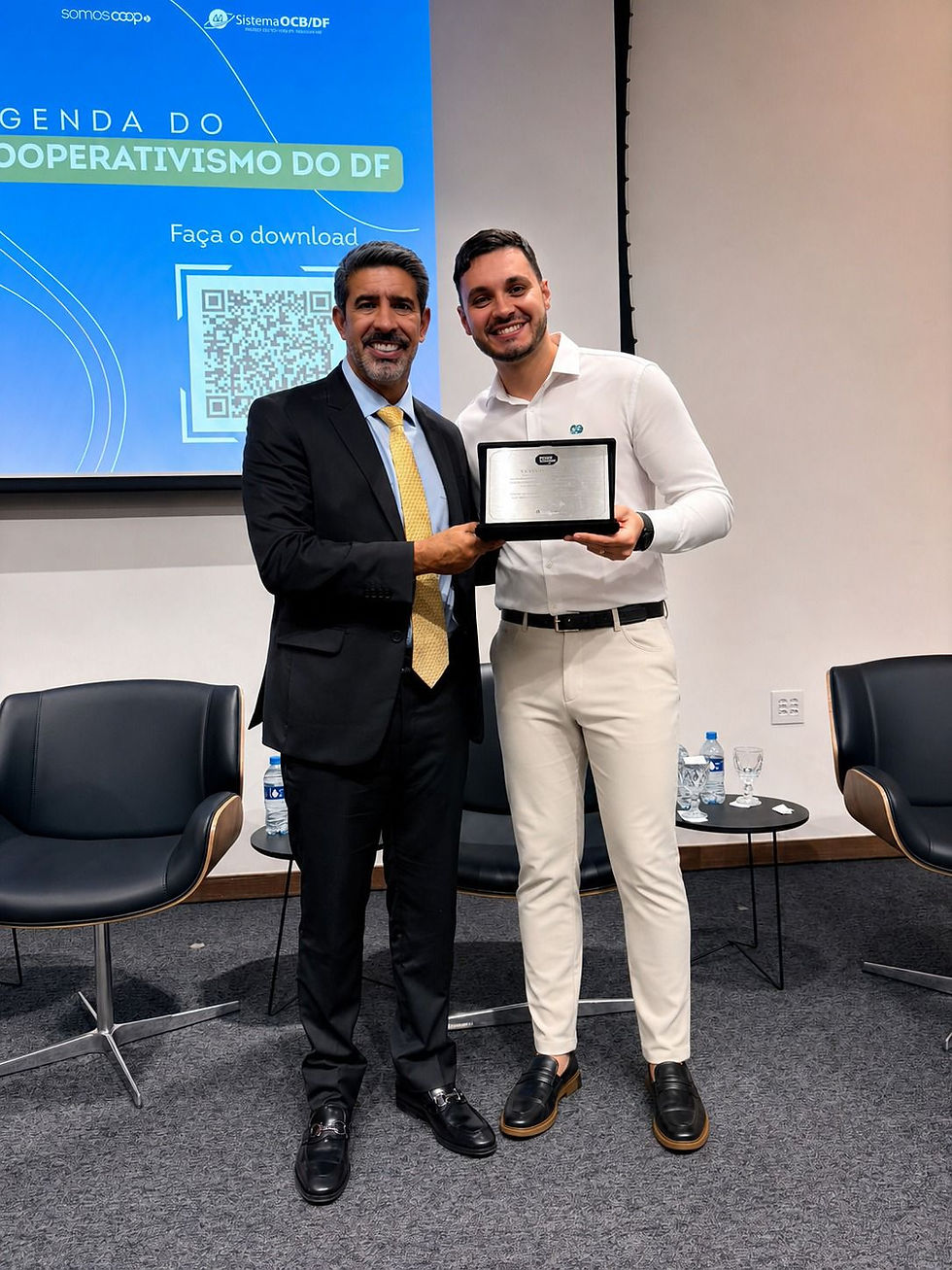 Roosevelt Vilela (Deputado Distrital do DF) e Luís Felipe Sigiani (Gerente de Produtos e Eficiência) da Coopercompany.