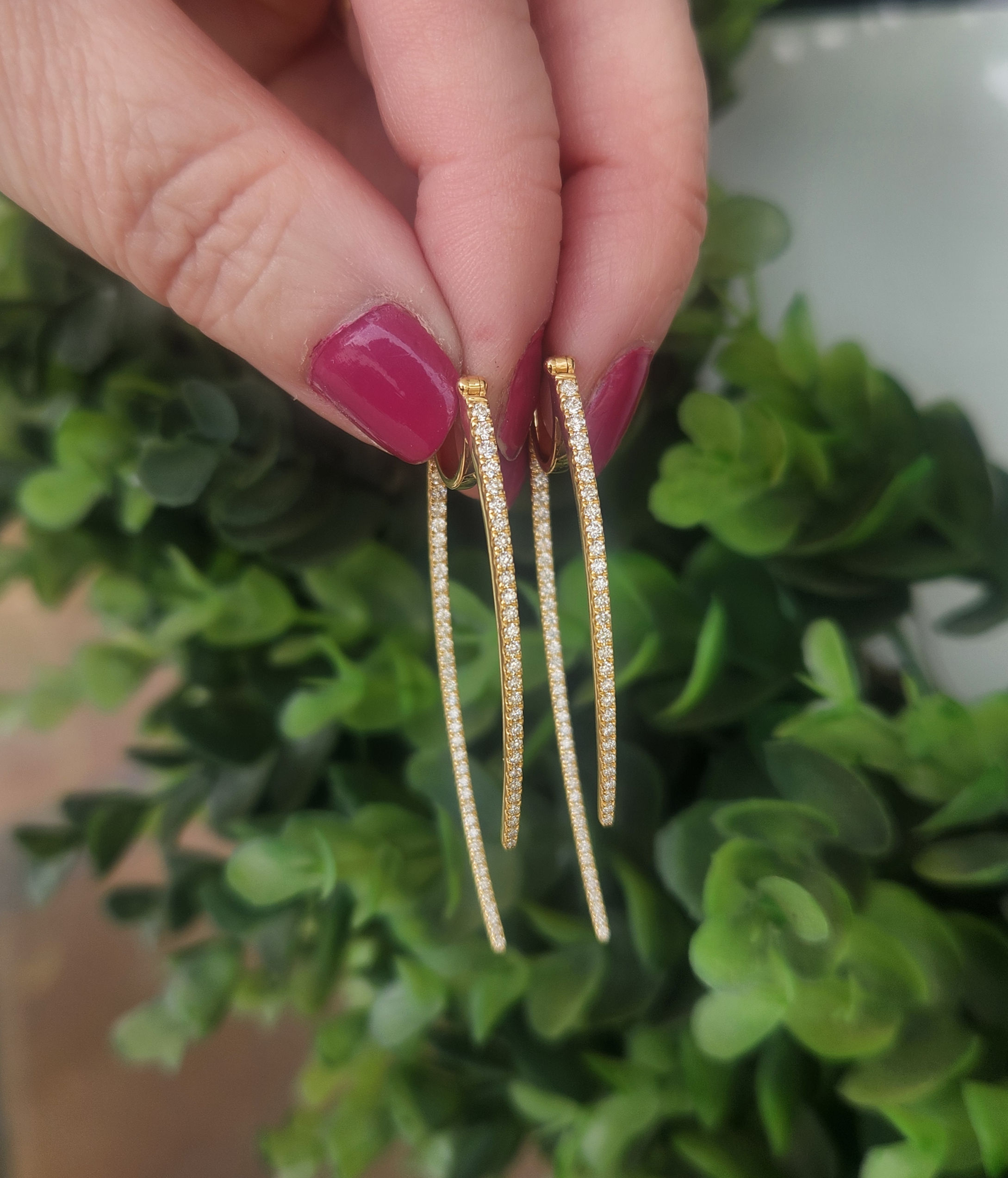 0.92ctw Diamond Dangles