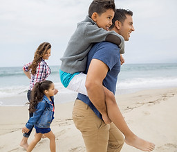 Familia en una playa