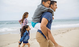 Familia en una playa