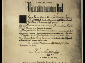 Duas versões da Lei Nº 3.353 de 13 de maio de 1888 (Lei Áurea)