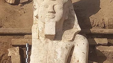 Estátua colossal de Ramsés II foi arrastada pelo deserto por volta de 1060 a.C.