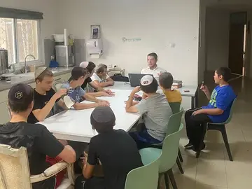 O drama dos órfãos ucranianos em Israel durante o ataque do Hamas